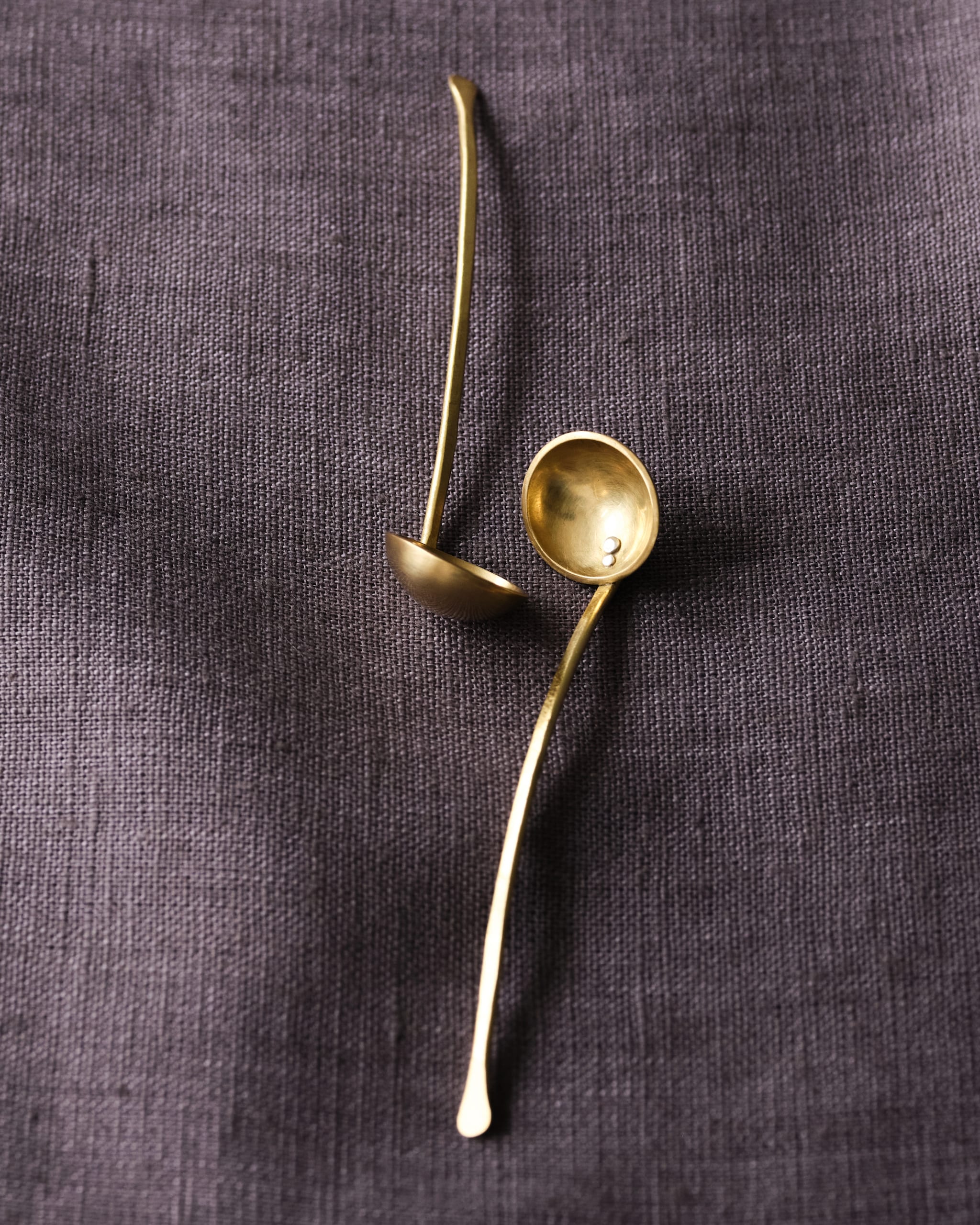 Creative Co-Op Farmhouse Brass Spoons With Bee Handles In Drawstring Bag, Brass Finish